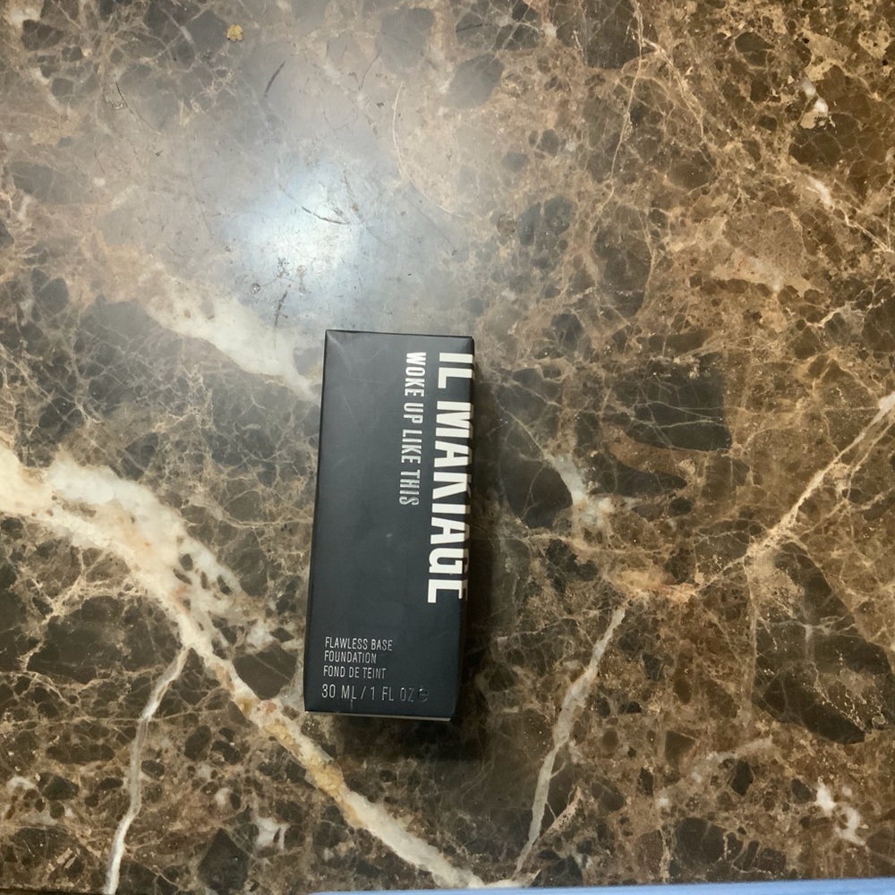 IL MAKIAGE Foundation Bottle - Light Beige - Picture 4 of 4